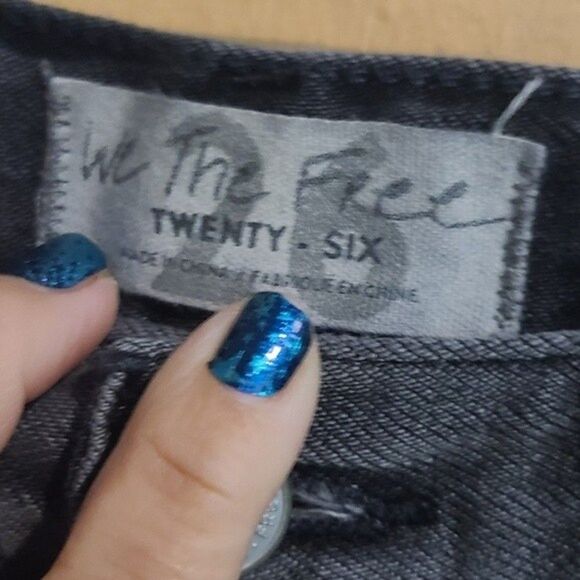 We The Free Faded Black Distressed Denim Shorts - Picture 4 of 6